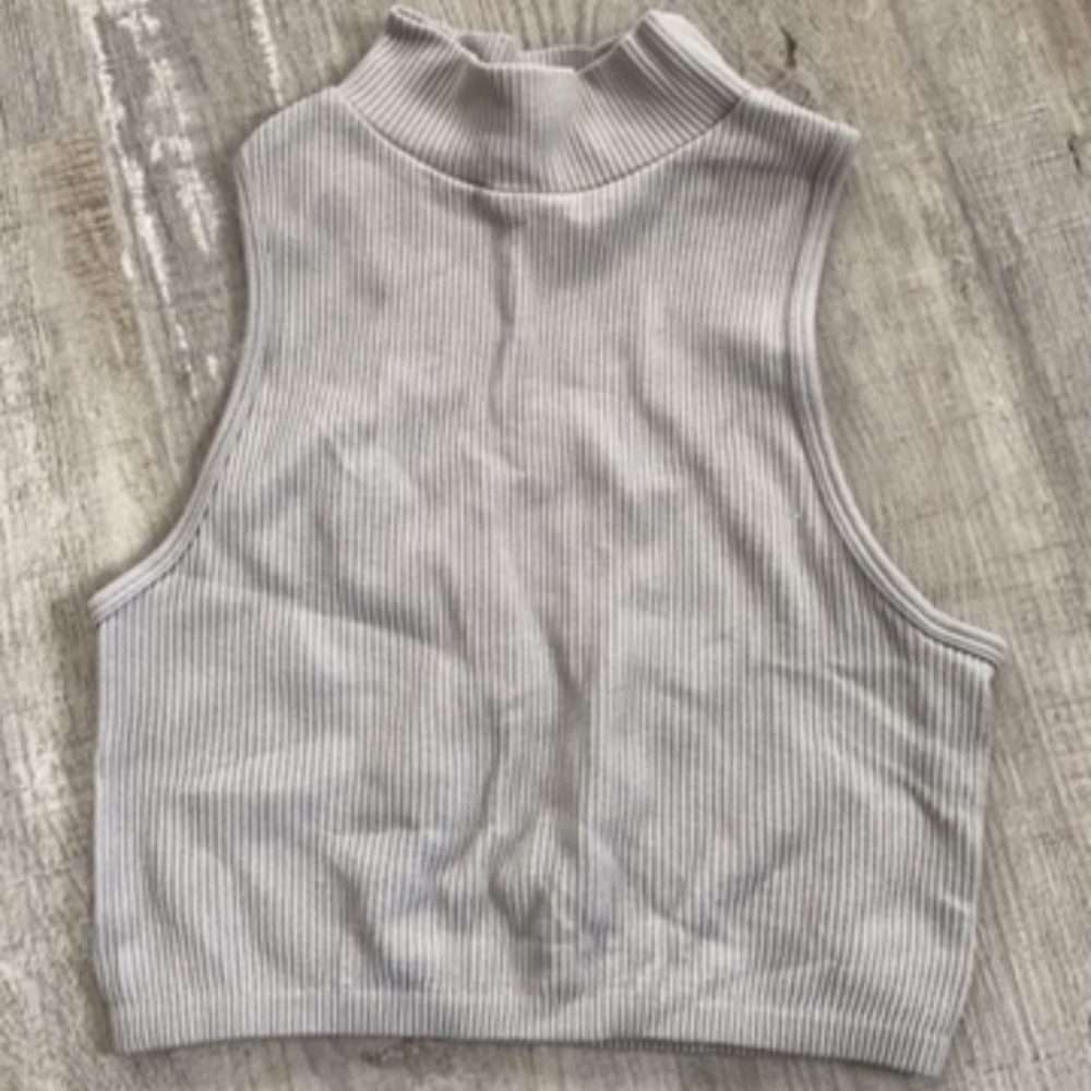 Grey top